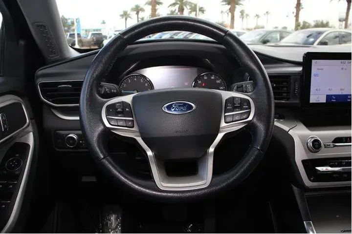 $25595 : Ford Explorer 2022 AWD XLT 4 image 4