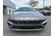 $19899 : Hyundai ELANTRA 2024 SE 4dr thumbnail