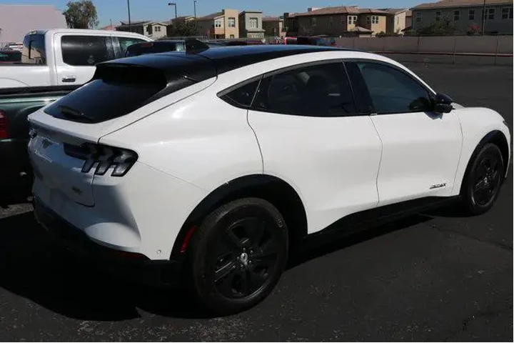 $32951 : Ford Mustang Mach-E 2023 AWD image 6