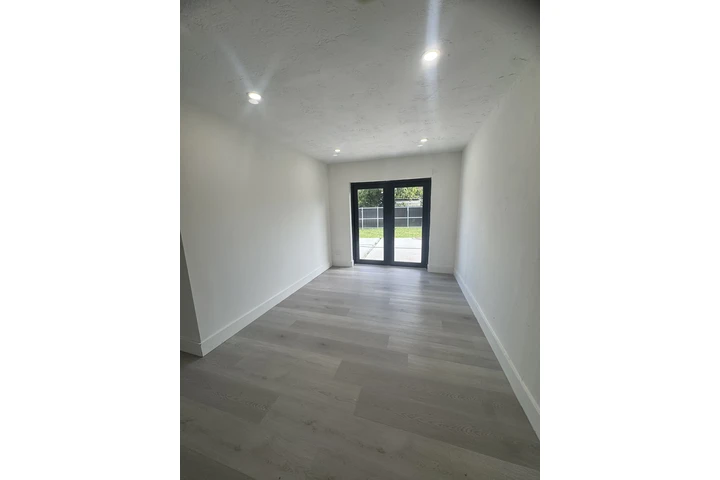 $3800 : Casa Miami Gardens image 7