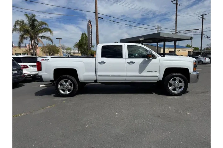 $34998 : 2016 Silverado 2500HD LTZ image 9