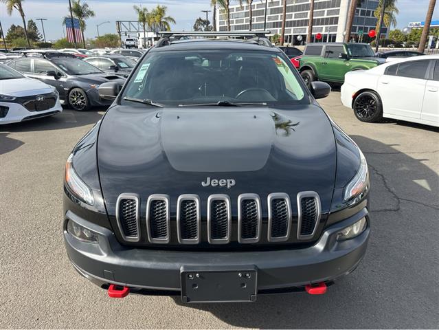 $17997 : 2018 Cherokee Trailhawk image 3