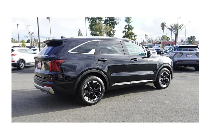 $25984 : 2024 Sorento S image 6