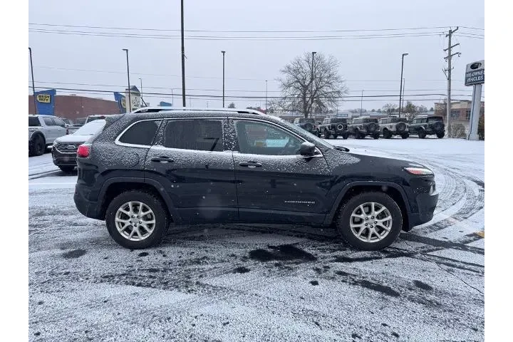 $10885 : Jeep Cherokee 2014 4x4 Latit image 4