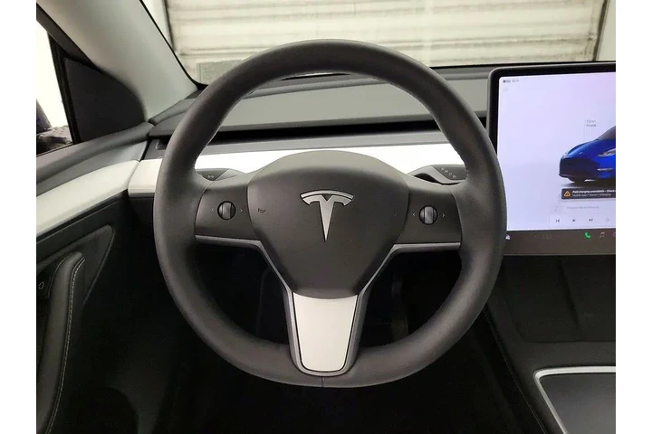 $30998 : Tesla Model Y 2023 AWD Long image 10