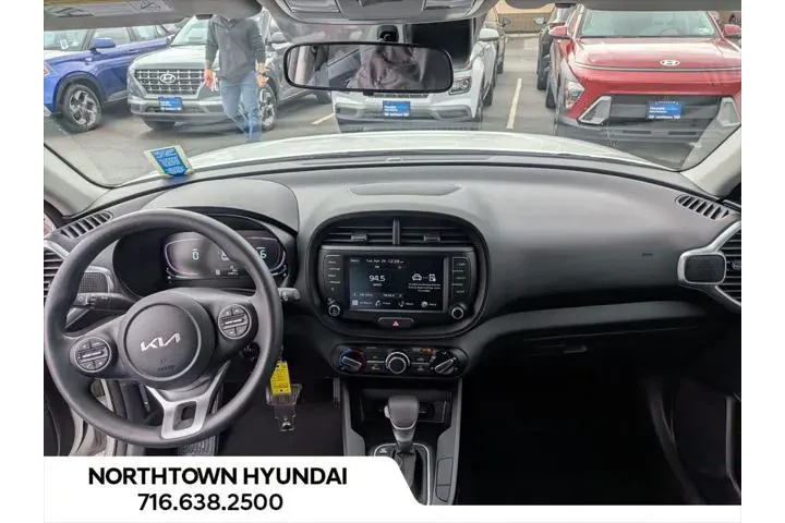 $18200 : Kia Soul 2023 LX 4dr Crossov image 6