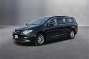 $15753 : 2017 Pacifica Touring thumbnail