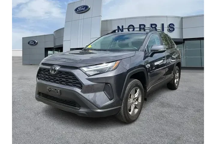 $30988 : Toyota RAV4 2023 AWD XLE 4dr image 3