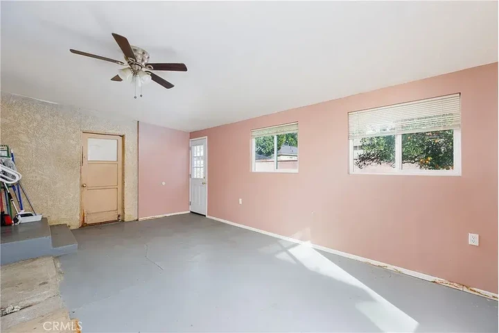 $1400 : 3 Bedrooms - Renta image 10