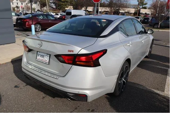 $18298 : Nissan Altima 2023 2.5 SR 4d image 6