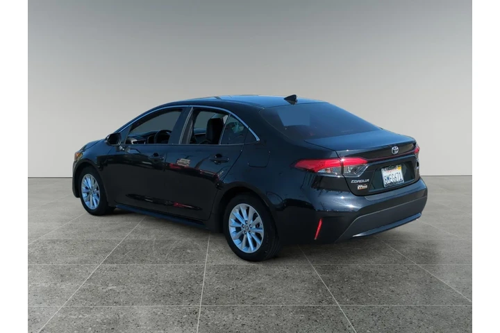 $23027 : Toyota Corolla 2020 XLE 4dr image 3