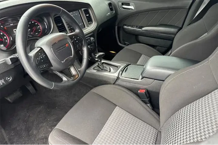 $28998 : Dodge Charger 2023 GT 4dr Se image 9
