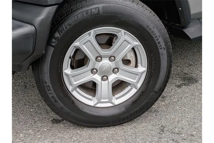 $31335 : Jeep Wrangler Unlimited 2021 image 9