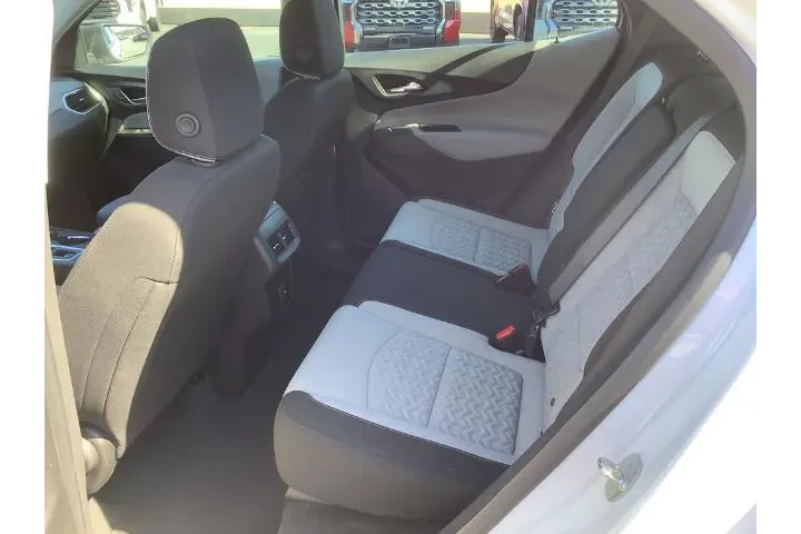 $25950 : Chevrolet Equinox 2023 LS 4d image 9