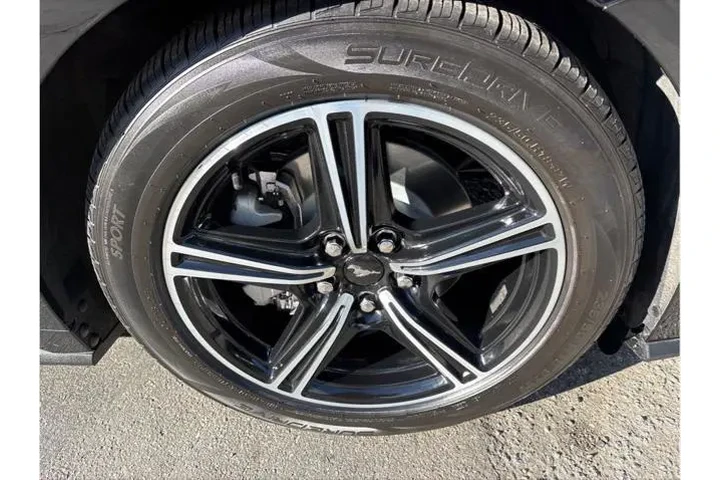 $26898 : Ford Mustang 2024 EcoBoost 2 image 8