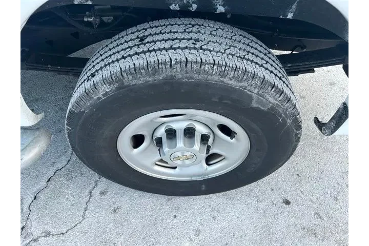 $30495 : Chevrolet Express 2024 2500 image 10