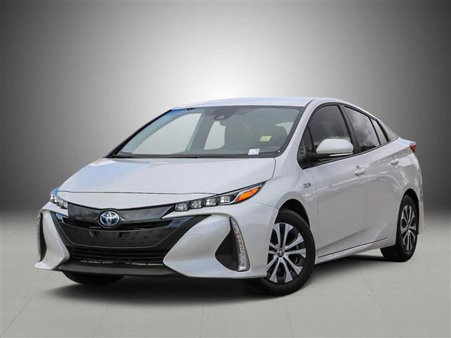 $26988 : Pre-Owned 2021 Toyota Prius P image 1
