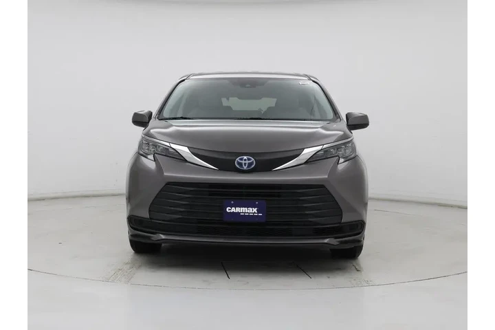 $35998 : Toyota Sienna 2024 LE 8-Pass image 5