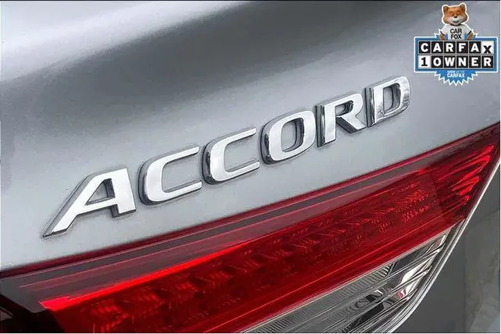 $23985 : Honda Accord 2020 LX 4dr Sed image 8