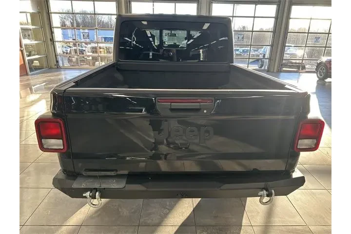 $23000 : Jeep Gladiator 2020 4x4 Spor image 10