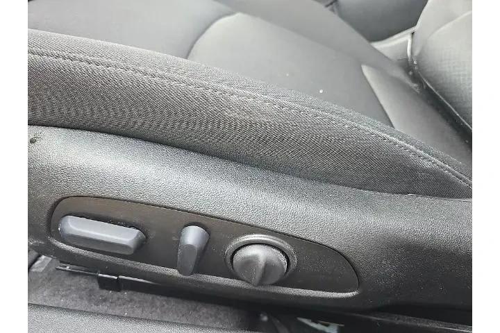 $20277 : Chevrolet Malibu 2025 LT 4dr image 5