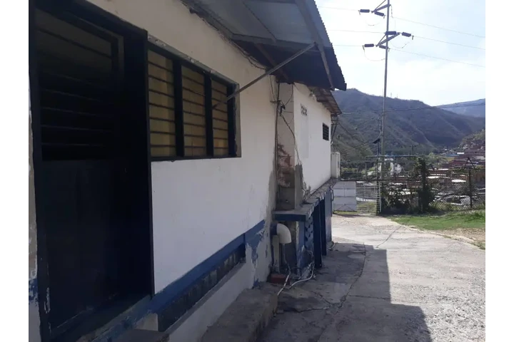 $150000 : Venta galpon 650 Antimano 🇻🇪 image 7