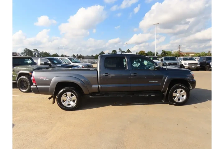 $13999 : Toyota Tacoma 2013 4x4 V6 4d image 10