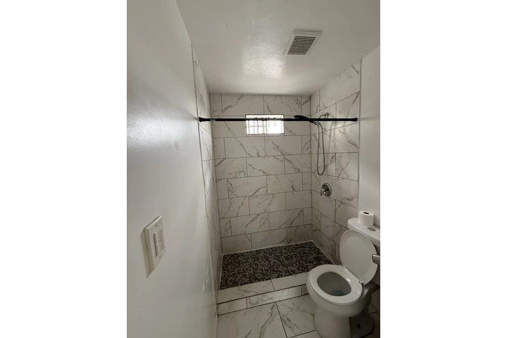 $1750 : DEPARTAMENTO DE RENTA image 6