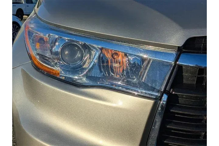 $22403 : Toyota Highlander 2015 XLE 4 image 8