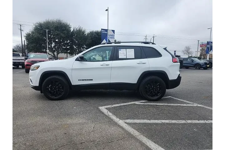 $20998 : Jeep Cherokee 2023 4x4 Altit image 4