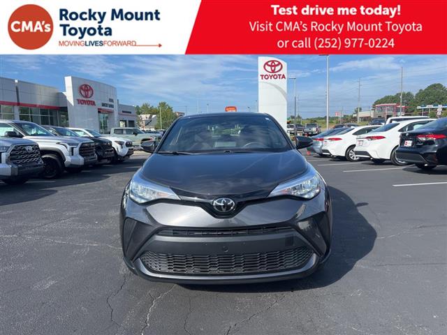 $25617 : PRE-OWNED 2022 TOYOTA C-HR XLE image 2