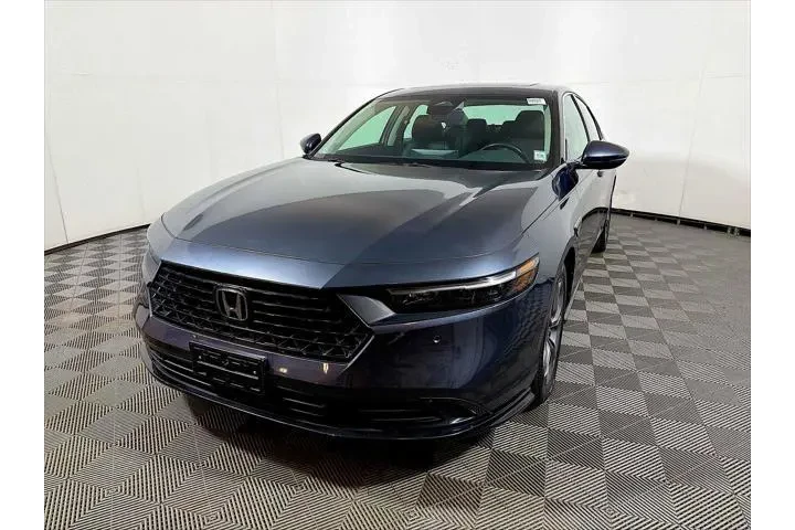 $28495 : Honda Accord Hybrid 2024 EX- image 3