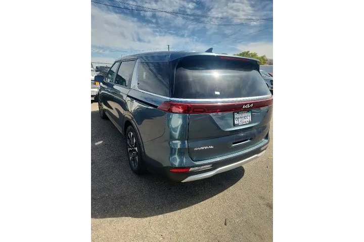 $35991 : Kia Carnival 2024 EX 4dr Min image 9