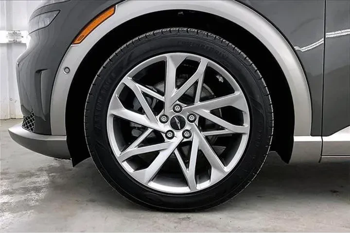 $32990 : Genesis GV60 2024 AWD Advanc image 10