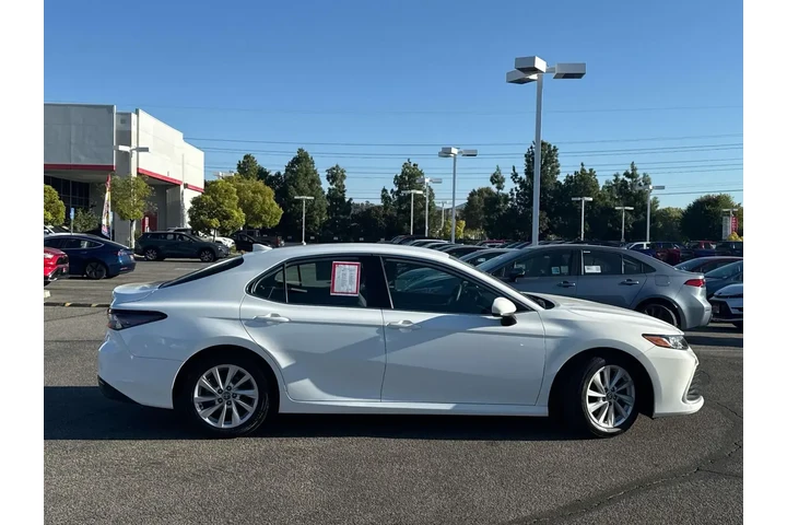 $23706 : Toyota Camry 2022 LE 4dr Sed image 3