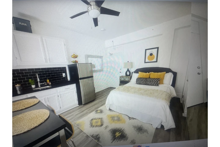 $1300 : 744 beacon st image 2