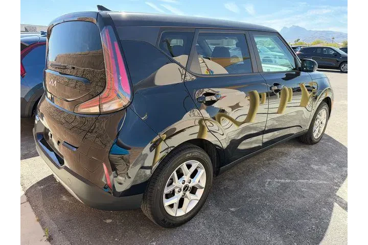 $19988 : Kia Soul 2023 LX 4dr Crossov image 4