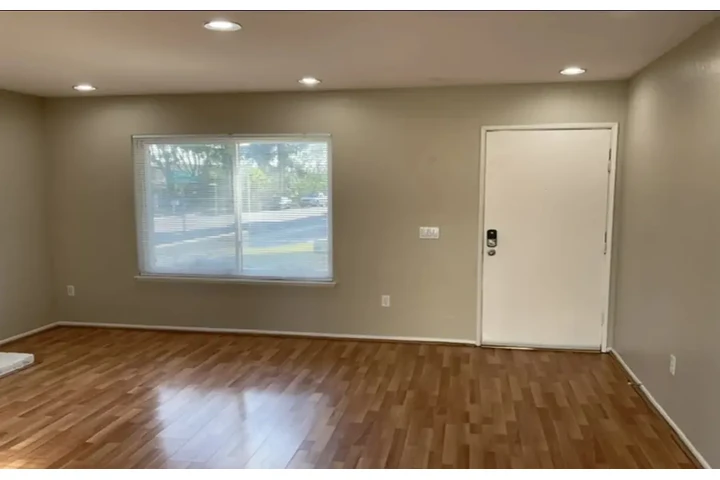 $2630 : Available 3Bed 2Bat in LA image 1