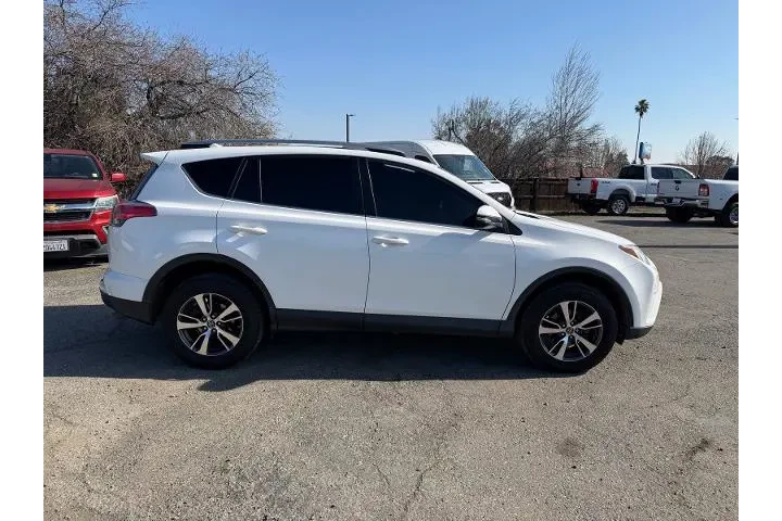 $14000 : Toyota RAV4 2017 XLE 4dr SUV image 6