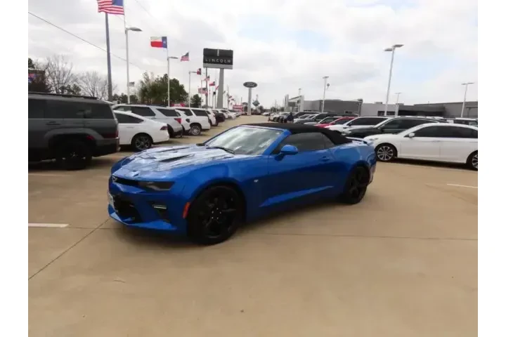$33911 : Chevrolet Camaro 2017 SS 2dr image 2