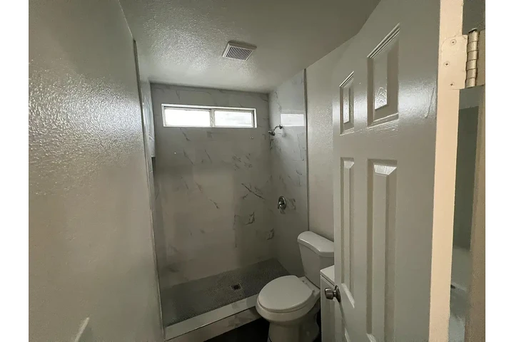$800 : Beautiful Home..San Bernardino image 6