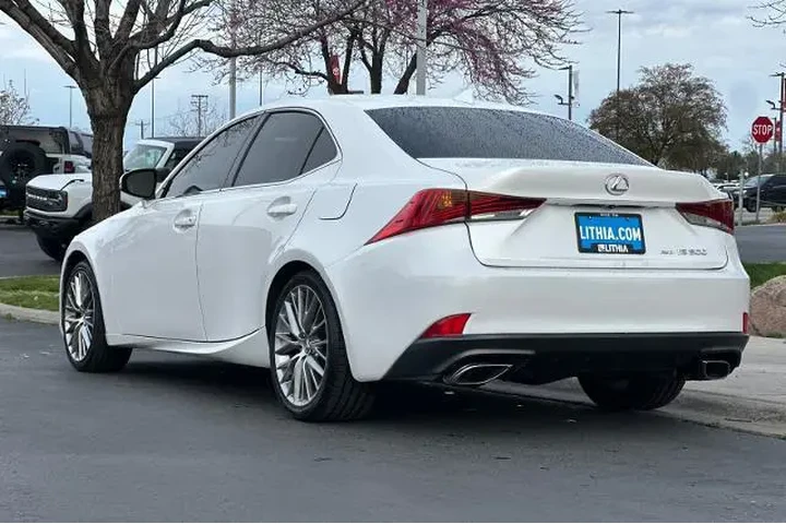 $25995 : Lexus IS 300 2018 AWD 4dr Se image 6