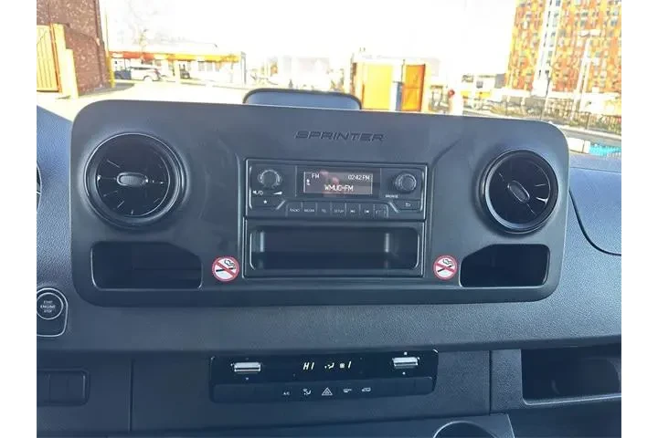 $38999 : Mercedes-Benz Sprinter 2025 image 7