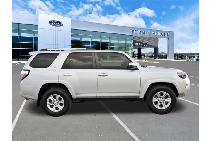 $30700 : Toyota 4Runner 2023 4x2 SR5 image 5