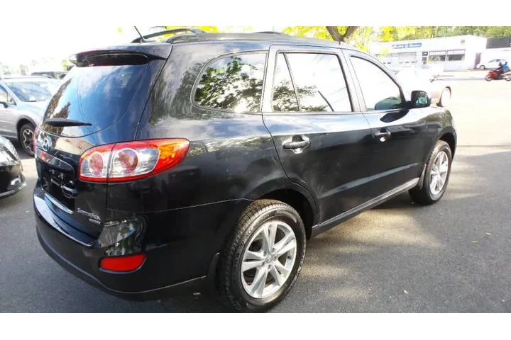 $7900 : 2011 Santa Fe SE image 6