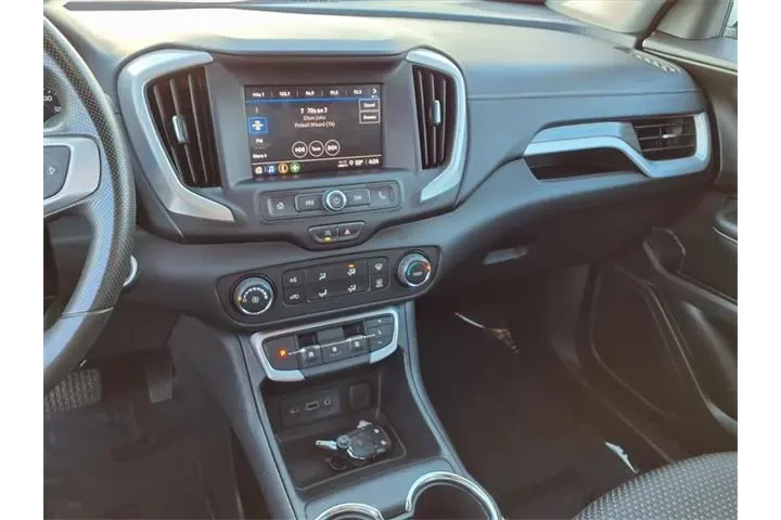 $22467 : GMC Terrain 2024 AWD SLE 4dr image 4