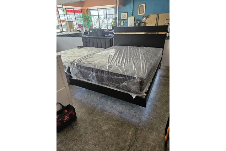 $550 : Karina’s Furniture image 1