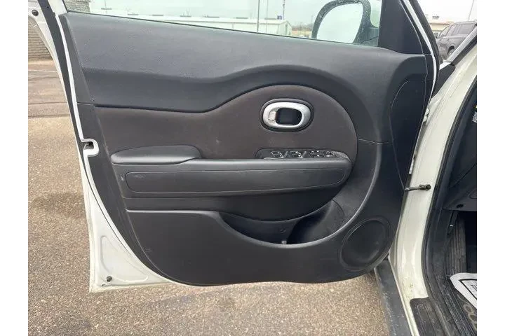 $8982 : Kia Soul 2019 + 4dr Crossove image 9