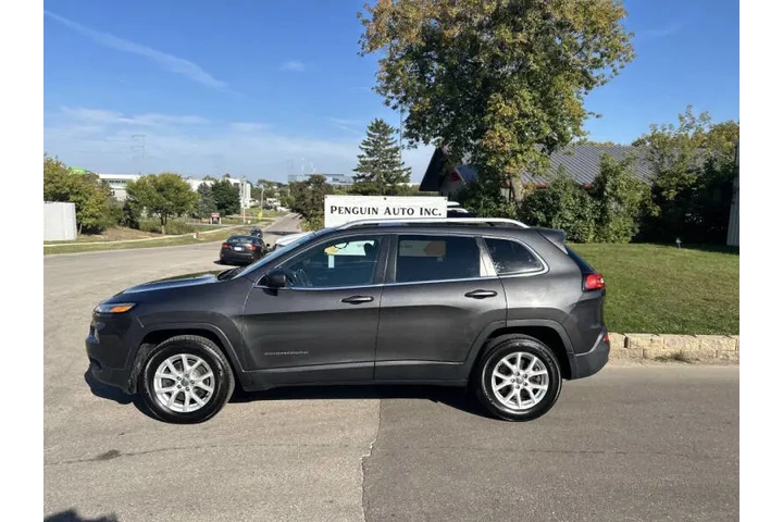 $7990 : 2015 Cherokee Latitude image 3