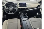 $22999 : Nissan Rogue 2023 SV 4dr Cro thumbnail